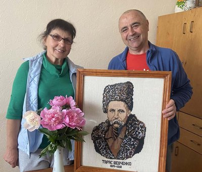Галина та Василь Бучовські, вишитий портрет Кобзаря Галина та Василь Бучовські, вишитий портрет Кобзаря