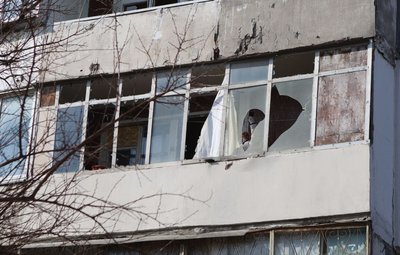 Херсон, обстріли, березень 2025, будинок, балкони Херсон, обстріли, березень 2025, будинок, балкони