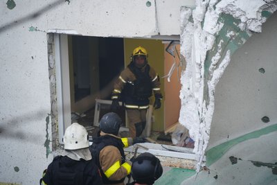 Харків вдосвіта 18 серпня атакували "Шахеди". Влучання було у багатоповерхівку: ДСНС шукає під завалами людей Харків вдосвіта 18 серпня атакували "Шахеди". Влучання було у багатоповерхівку: ДСНС шукає під завалами людей