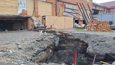 Чекають на висновки комісії: у Кропивницькому мешканці пошкодженого "шахедом" будинку не можуть розпочати ремонт Чекають на висновки комісії: у Кропивницькому мешканці пошкодженого "шахедом" будинку не можуть розпочати ремонт