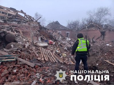 У Краснопіллі зруйновано будинок через обстріл У Краснопіллі зруйновано будинок через обстріл