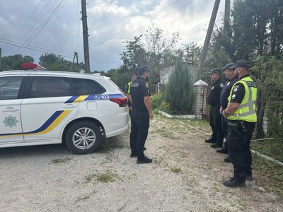 Сутички між вірянами ПЦУ та УПЦ МП на Житомирщині: поліція чергує біля храмів Сутички між вірянами ПЦУ та УПЦ МП на Житомирщині: поліція чергує біля храмів
