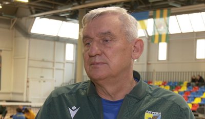 У Тернополі ветерани тренуються з жіночою паралімпійською збірною України, волейбол, Петро Ніколюк, тренер, 30 квітня 2026 року У Тернополі ветерани тренуються з жіночою паралімпійською збірною України, волейбол, Петро Ніколюк, тренер, 30 квітня 2026 року