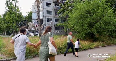 "Змоги заїхати туди вже немає". З Дружківки евакуювали родини із трьома дітьми "Змоги заїхати туди вже немає". З Дружківки евакуювали родини із трьома дітьми