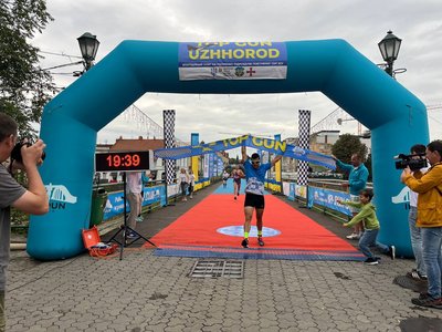 В Ужгороді пройшов благодійний забіг "TOP GUN UZHHOROD: F-16"