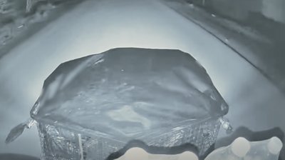 Військові наземними роботами доставили продукти та ліки у прифронтове село на Донеччині Військові наземними роботами доставили продукти та ліки у прифронтове село на Донеччині