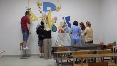 Кольорові коти на стінах: у Черкасах студенти з Краматорська розмальовують шкільне укриття Кольорові коти на стінах: у Черкасах студенти з Краматорська розмальовують шкільне укриття