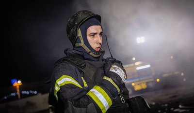 Працівники ДСНС ліквідували пожежі, які виникли унаслідок російського обстрілу Працівники ДСНС ліквідували пожежі, які виникли унаслідок російського обстрілу