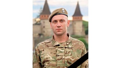 На Чернігівщині попрощалися з двома військовими ЗСУ — Валентином Маїрком та Антоном Шатилом На Чернігівщині попрощалися з двома військовими ЗСУ — Валентином Маїрком та Антоном Шатилом