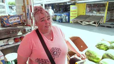 "Були обстріли, але приїхали": херсонські кавуни продають у Рівному "Були обстріли, але приїхали": херсонські кавуни продають у Рівному