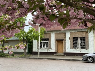 “Цвітуть сакури – місто житиме”: як живе Білопілля через рік після обстрілу центру “Цвітуть сакури – місто житиме”: як живе Білопілля через рік після обстрілу центру