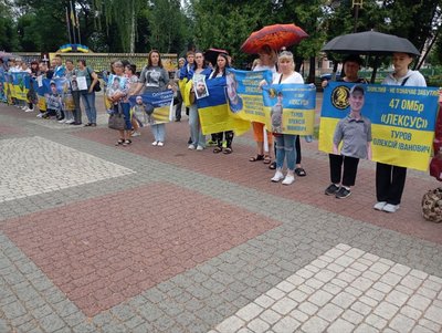 "Дорога пам'яті": на Хмельниччині відбулись два автопробіги "Дорога пам'яті": на Хмельниччині відбулись два автопробіги