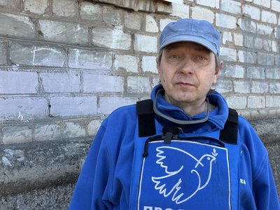 “Найняли машину за 10 тисяч, щоб вирватися з Лимана”. Як працює транзитний центр для евакуйованих на Донеччині “Найняли машину за 10 тисяч, щоб вирватися з Лимана”. Як працює транзитний центр для евакуйованих на Донеччині