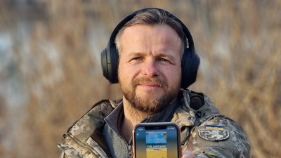 "Я хотів би повернутися до іронії": Артем Чапай про те, яку прагне писати літературу "Я хотів би повернутися до іронії": Артем Чапай про те, яку прагне писати літературу