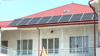 На роботу ходили вночі: у дитячих садочках на Черкащині встановили сонячні панелі