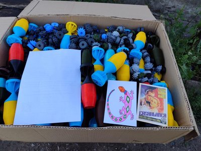 "Бомбочка падає, вибухає і там всі помирають": як в Одесі друкують скиди для дронів на 3D-принтерах