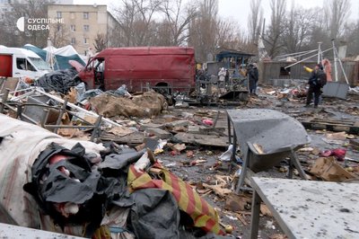 "Треба приходити, купувати, підтримувати": як відновлюють ринок в Одесі після атаки "Треба приходити, купувати, підтримувати": як відновлюють ринок в Одесі після атаки