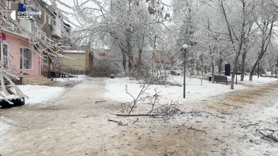 Подільськ у льоду: місцеві травмуються на крижаних поверхнях