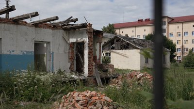 Семенівка на Чернігівщині: через дронів-ждунів заховали автівки та пересіли на велосипеди Семенівка на Чернігівщині: через дронів-ждунів заховали автівки та пересіли на велосипеди
