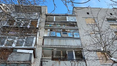 Будинок без опалення пошкоджений російським обстрілом 6 січня Краматорськ Донецька область 16 січня 2026 рік Будинок без опалення пошкоджений російським обстрілом 6 січня Краматорськ Донецька область 16 січня 2026 рік