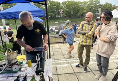 "Re-make Uzhhorod": в Ужгороді відбувся ярмарок ручних винаходів "Re-make Uzhhorod": в Ужгороді відбувся ярмарок ручних винаходів