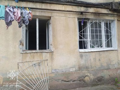 Під час пожежі в одному з районів Одеси загинуло дві людини: трьох дітей врятували Під час пожежі в одному з районів Одеси загинуло дві людини: трьох дітей врятували