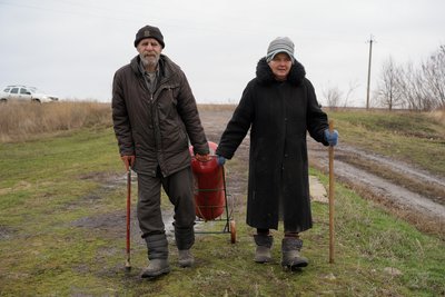 Подружжя з Волохового Яру на Харківщині отримали від благодійників балон газу Подружжя з Волохового Яру на Харківщині отримали від благодійників балон газу
