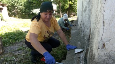 "Надамо їй друге життя": у селі на Чернігівщині волонтери відновлюють стару хату-мазанку "Надамо їй друге життя": у селі на Чернігівщині волонтери відновлюють стару хату-мазанку