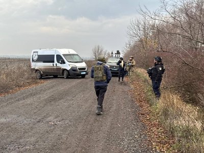Як евакуйовує тіла загиблих людей на прикордонні Сумщини спецпідрозділ поліції «Білий Янгол» Як евакуйовує тіла загиблих людей на прикордонні Сумщини спецпідрозділ поліції «Білий Янгол»