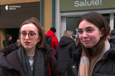 Черги з прихильників: в Одесі відбулася автографсесія з письменником та музикантом Сергієм Жаданом Черги з прихильників: в Одесі відбулася автографсесія з письменником та музикантом Сергієм Жаданом
