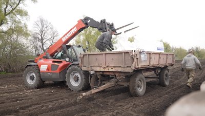 Посівна під сирени: як тривоги сповільнюють роботу аграріїв на Черкащині Посівна під сирени: як тривоги сповільнюють роботу аграріїв на Черкащині