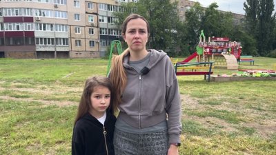 У Кривому Розі вшанували пам'ять дітей, які загинули через удар по дитмайданчику У Кривому Розі вшанували пам'ять дітей, які загинули через удар по дитмайданчику