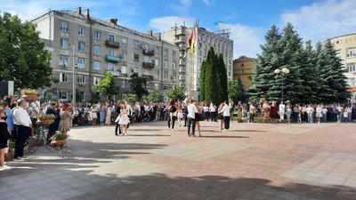 У Кропивницькому відбувся фестиваль випускних вальсів У Кропивницькому відбувся фестиваль випускних вальсів