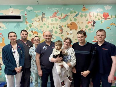 "Це для моєї дитини — я впораюся": трирічному хлопчику з Хмельниччини пересадили печінку від батька "Це для моєї дитини — я впораюся": трирічному хлопчику з Хмельниччини пересадили печінку від батька