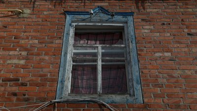 “Віконна рама впала на матір”. Нічний обстріл Боромлі на Сумщині “Віконна рама впала на матір”. Нічний обстріл Боромлі на Сумщині