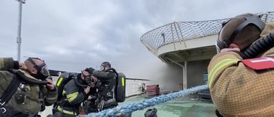 У Санкт-Петербурзі загорівся криголам "Єрмак"