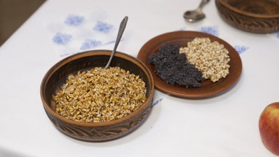 Мак, замочений у воді, та мед: у Вінниці готують автентичну кутю Мак, замочений у воді, та мед: у Вінниці готують автентичну кутю
