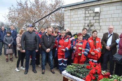 Вили сирени: на Київщині попрощалися з водієм швидкої, який загинув від "шахеда" Вили сирени: на Київщині попрощалися з водієм швидкої, який загинув від "шахеда"