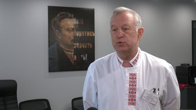 НЕПОВНОЛІТНІ НА САМОКАТАХ І СКУТЕРАХ