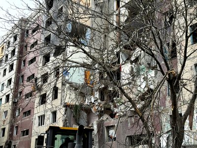 "Ось тут жила моя свекруха, тепер під завалами": жителі Костянтинівки — про авіаудар по 9-поверхівці "Ось тут жила моя свекруха, тепер під завалами": жителі Костянтинівки — про авіаудар по 9-поверхівці