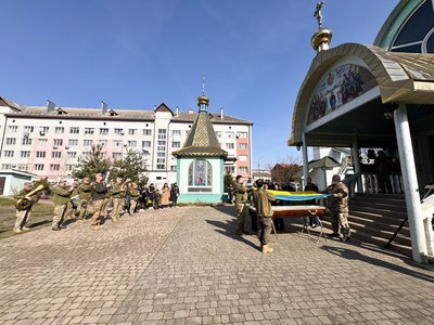 У Мукачеві попрощалися з полеглим захисником Віталієм Шелембою У Мукачеві попрощалися з полеглим захисником Віталієм Шелембою