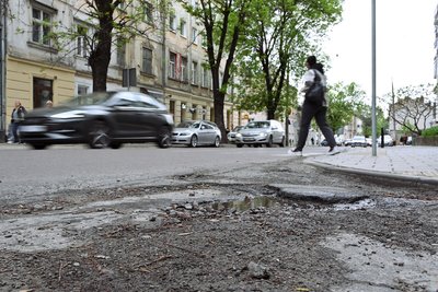 У Львові через ремонт дороги на місяць перекриють частину вулиці Героїв УПА: як курсуватиме транспорт У Львові через ремонт дороги на місяць перекриють частину вулиці Героїв УПА: як курсуватиме транспорт