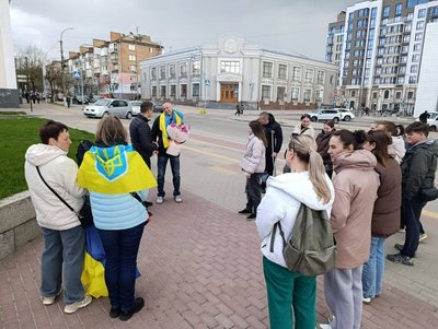 Після повернення з полону військовий Юрій Сидунець відвідав рідний ліцей на Рівненщині Після повернення з полону військовий Юрій Сидунець відвідав рідний ліцей на Рівненщині