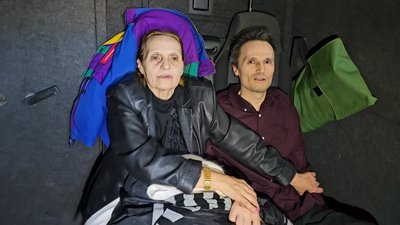 "Дрони балкони бомблять. Готували на свічках". З Костянтинівки евакуювали ще кількох людей, серед них — родина з дитиною "Дрони балкони бомблять. Готували на свічках". З Костянтинівки евакуювали ще кількох людей, серед них — родина з дитиною