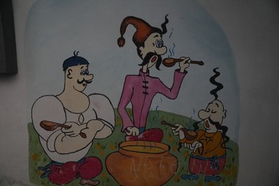 "Інакше не можу": 74-річний Віктор Кутах з Ворожби творчістю бореться зі стресом "Інакше не можу": 74-річний Віктор Кутах з Ворожби творчістю бореться зі стресом