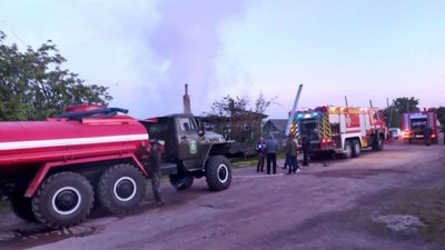 На Житомирщині у будинку на пожежі загинув чоловік і ще один отримав опіки