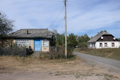 "Побачили спалах, потім ще три". Російська армія обстріляла село Ростов на Сумщині "Побачили спалах, потім ще три". Російська армія обстріляла село Ростов на Сумщині