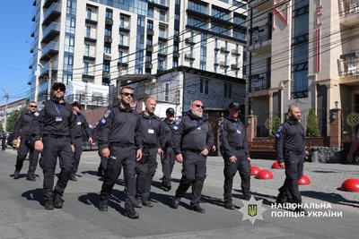 Працюватимуть у посиленому режимі: до Умані прибув зведений загін правоохоронців Працюватимуть у посиленому режимі: до Умані прибув зведений загін правоохоронців