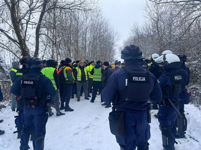 Водії, які очікують на в'їзд в Україну у ПП "Краківець-Корчова", оголосили голодування Водії, які очікують на в'їзд в Україну у ПП "Краківець-Корчова", оголосили голодування