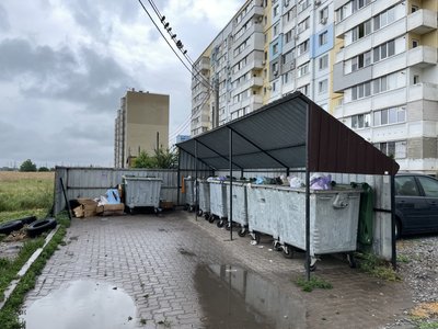 "Це – дно": у селі під Полтавою викинули в смітник гуманітарну допомогу з-за кордону "Це – дно": у селі під Полтавою викинули в смітник гуманітарну допомогу з-за кордону